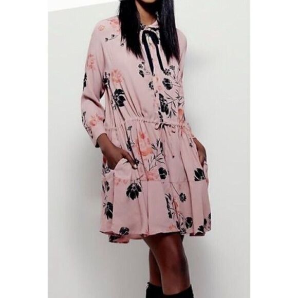Free People Lena Mini Dress Floral Print Rose Black Red Drawstring Waist sz Smal - Picture 10 of 10